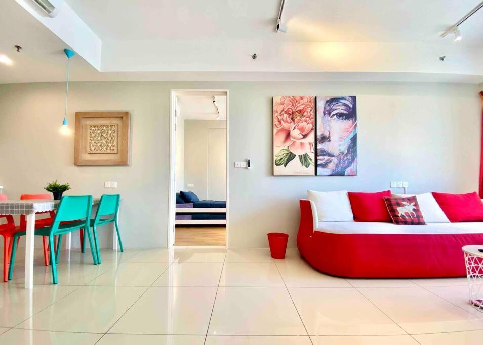 Tropicana 218 Macalister #Wondercolor #Infinity Pool #Georgetown #5Pax #2Br 2Bath #1King 1Queen 1Single #Quality Well Maintained #Private Host Extérieur photo