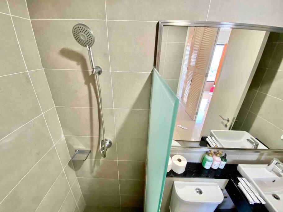 Tropicana 218 Macalister #Wondercolor #Infinity Pool #Georgetown #5Pax #2Br 2Bath #1King 1Queen 1Single #Quality Well Maintained #Private Host Extérieur photo