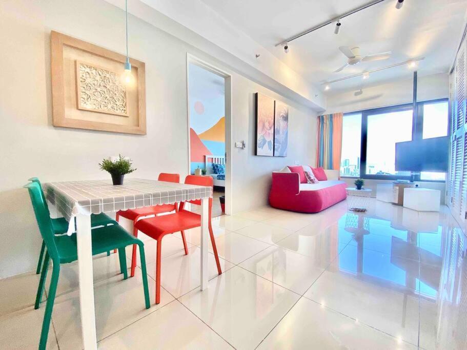 Tropicana 218 Macalister #Wondercolor #Infinity Pool #Georgetown #5Pax #2Br 2Bath #1King 1Queen 1Single #Quality Well Maintained #Private Host Extérieur photo