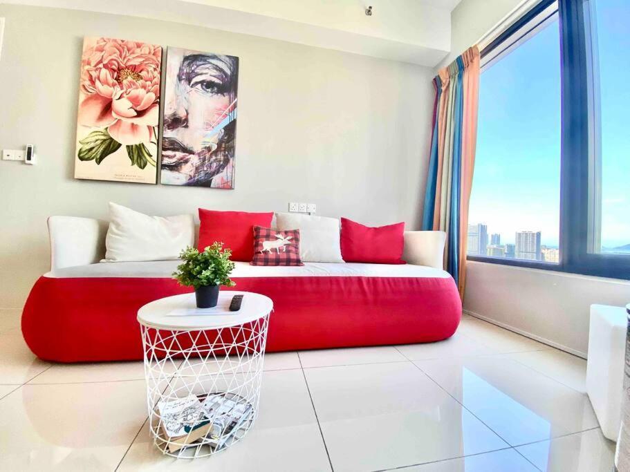 Tropicana 218 Macalister #Wondercolor #Infinity Pool #Georgetown #5Pax #2Br 2Bath #1King 1Queen 1Single #Quality Well Maintained #Private Host Extérieur photo