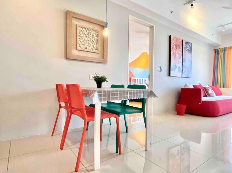 Tropicana 218 Macalister #Wondercolor #Infinity Pool #Georgetown #5Pax #2Br 2Bath #1King 1Queen 1Single #Quality Well Maintained #Private Host Extérieur photo