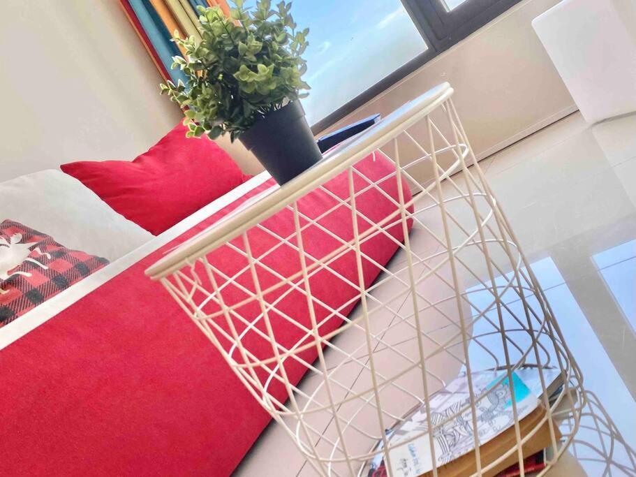 Tropicana 218 Macalister #Wondercolor #Infinity Pool #Georgetown #5Pax #2Br 2Bath #1King 1Queen 1Single #Quality Well Maintained #Private Host Extérieur photo